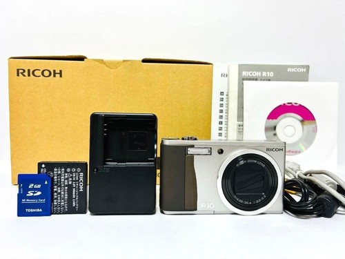 Fotocamera digitale compatta